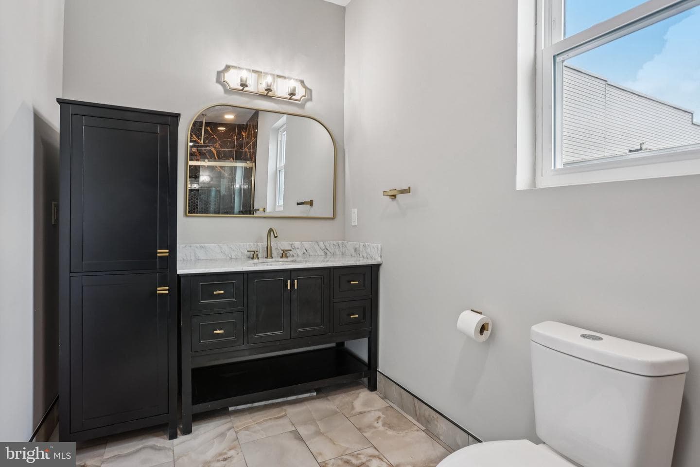 2225 N Waterloo Street photo 28