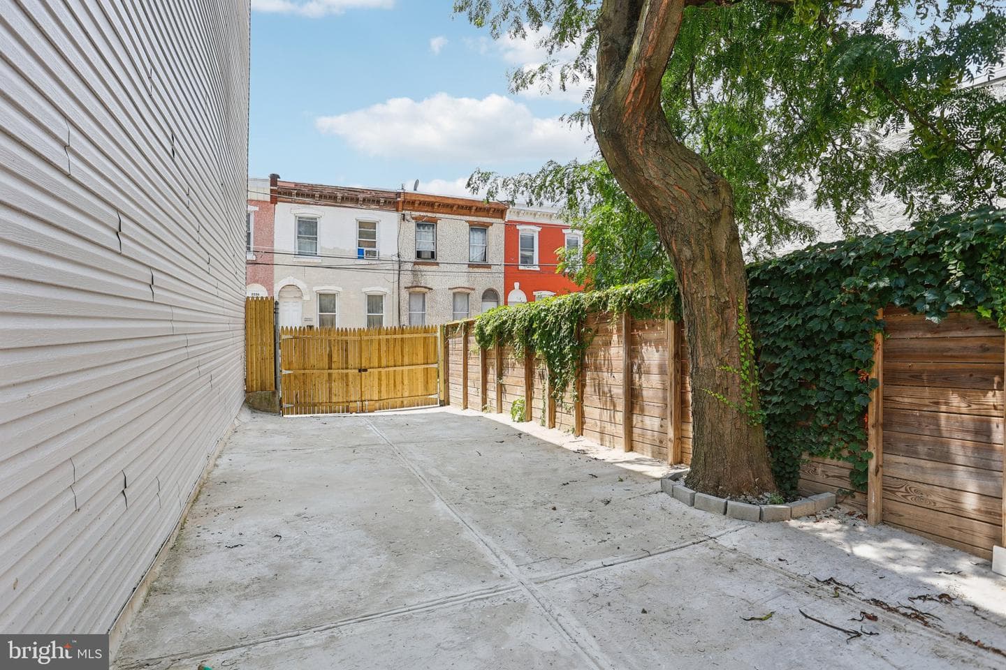 2225 N Waterloo Street photo 34