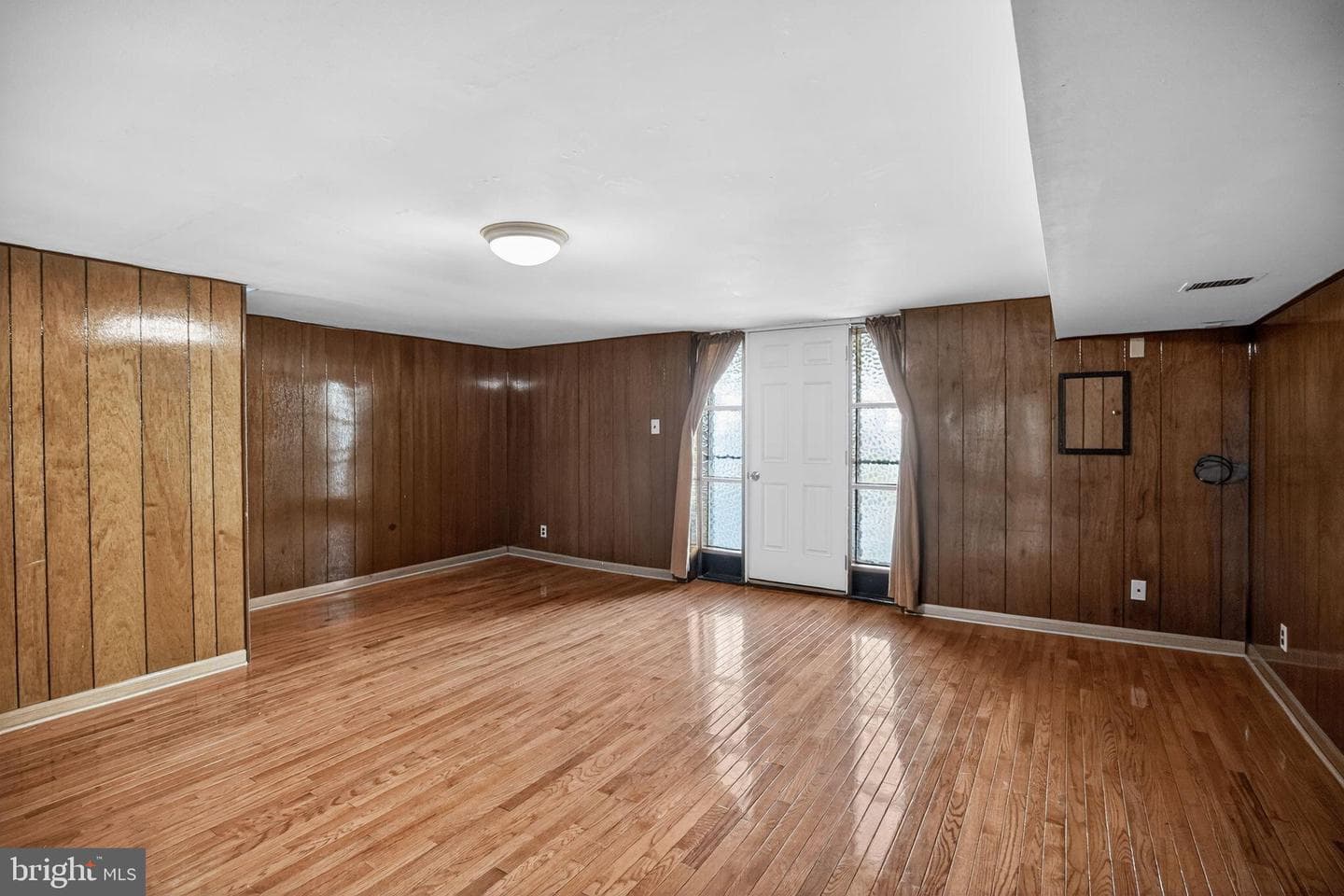 9860 Bonner Street photo 22