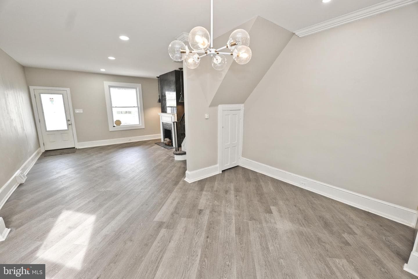 5836 Pemberton Street photo 13