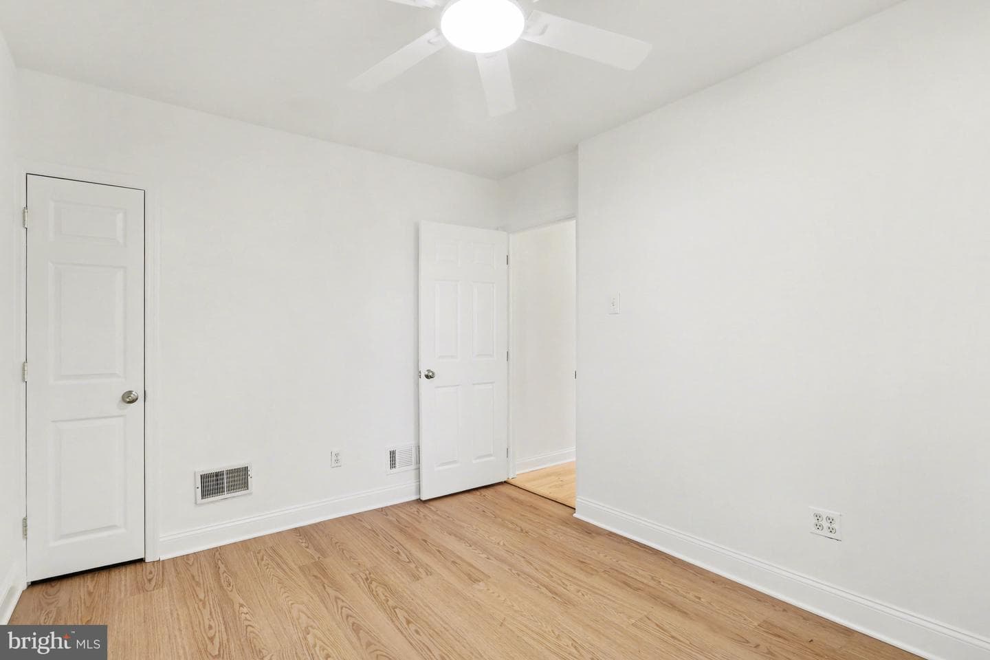5610 Houghton Street photo 21