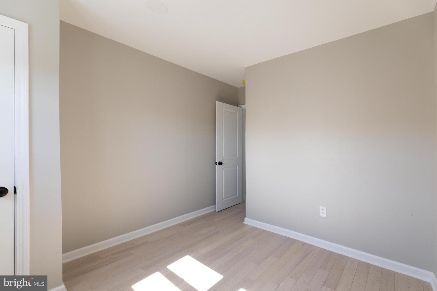 7732 Temple Road photo 15