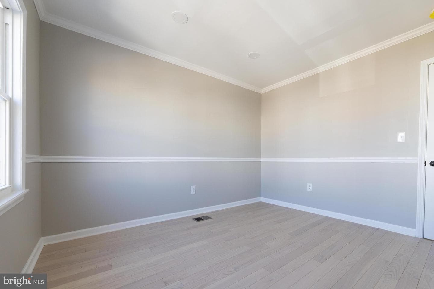 7732 Temple Road photo 8