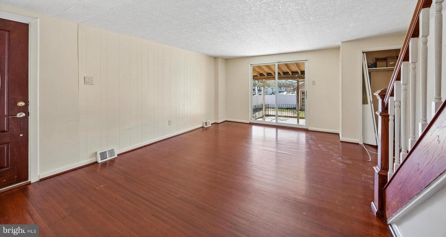 2842 Michael Road photo 2