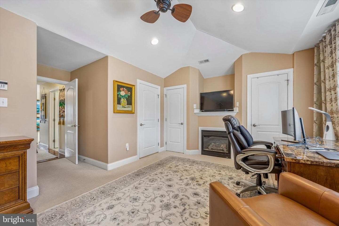 462 Oriole Street photo 17