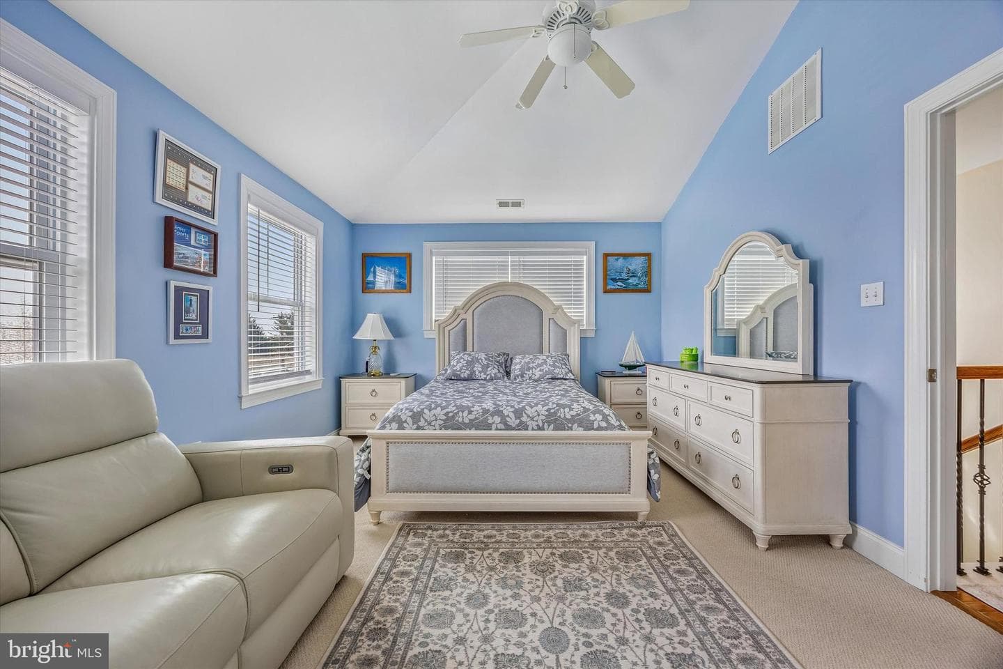 462 Oriole Street photo 23
