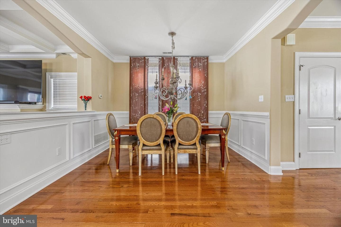 462 Oriole Street photo 8