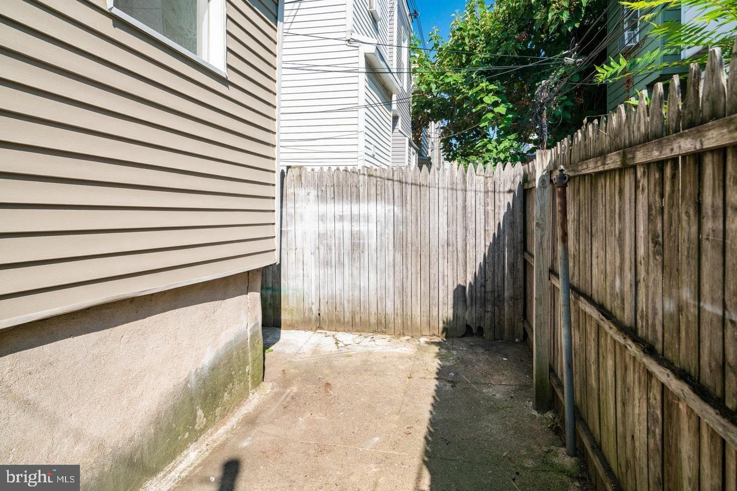 2271 E Cambria Street photo 15
