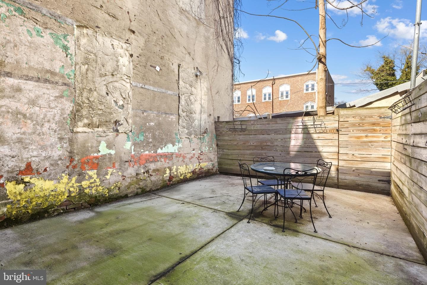 1609 W Stiles Street photo 2