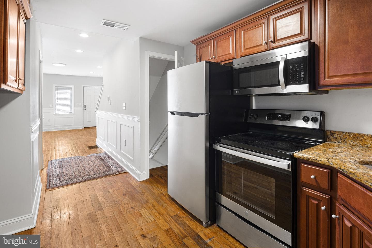 1609 W Stiles Street photo 7