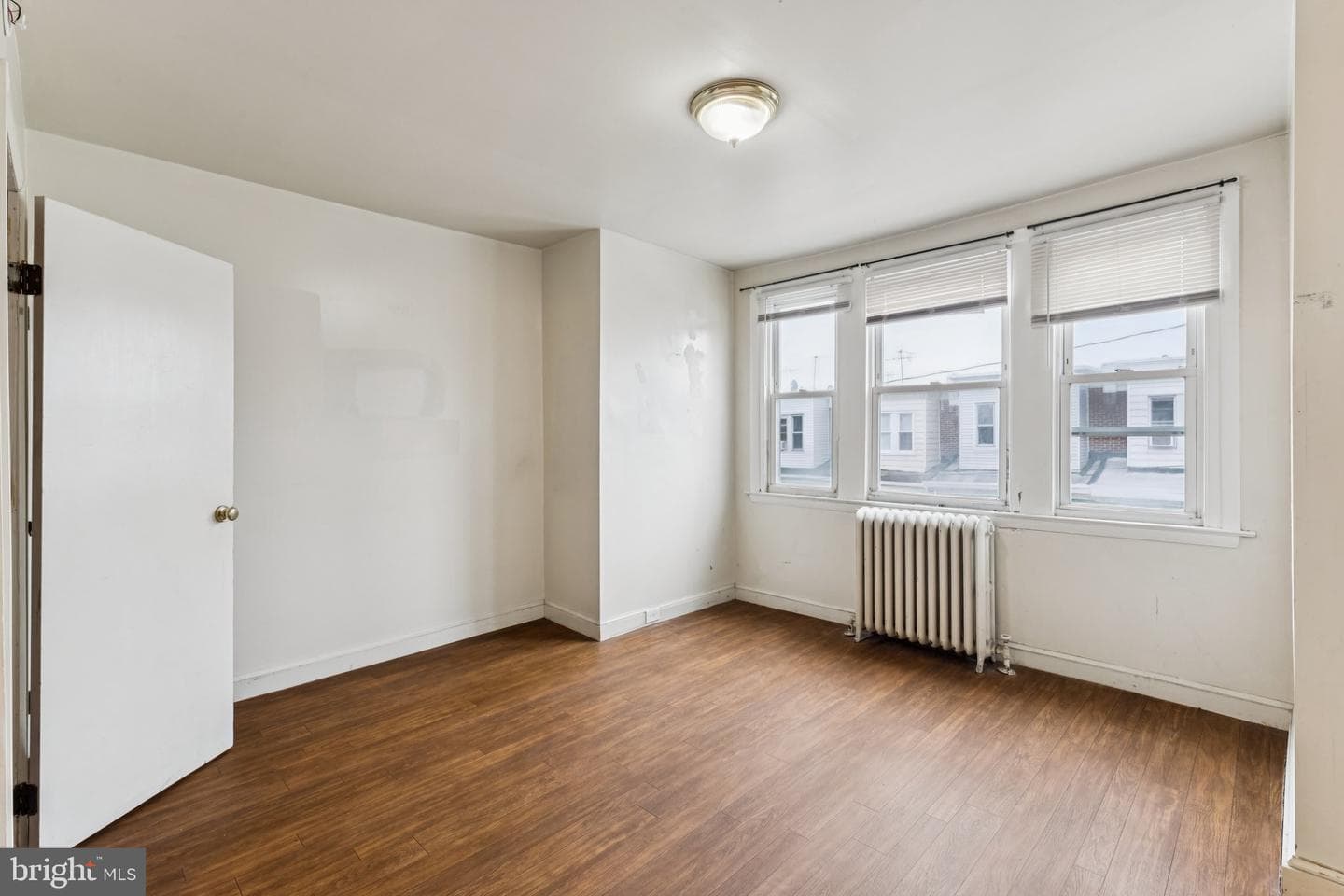 217 Linton Street photo 11