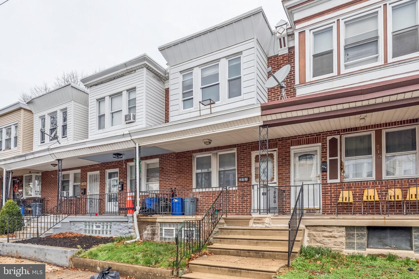 217 Linton Street photo 2