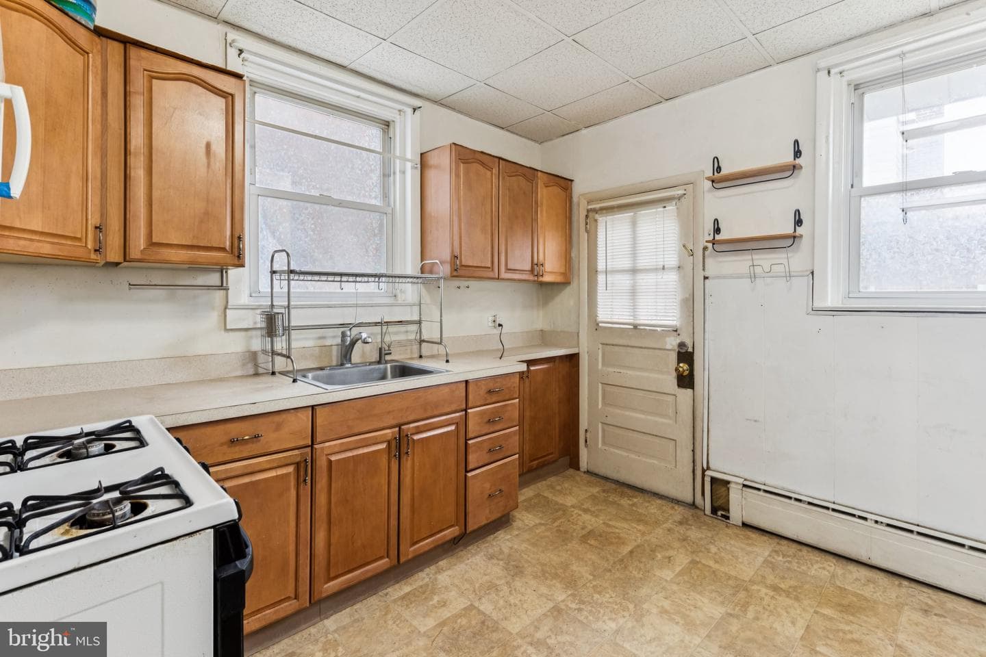 217 Linton Street photo 9