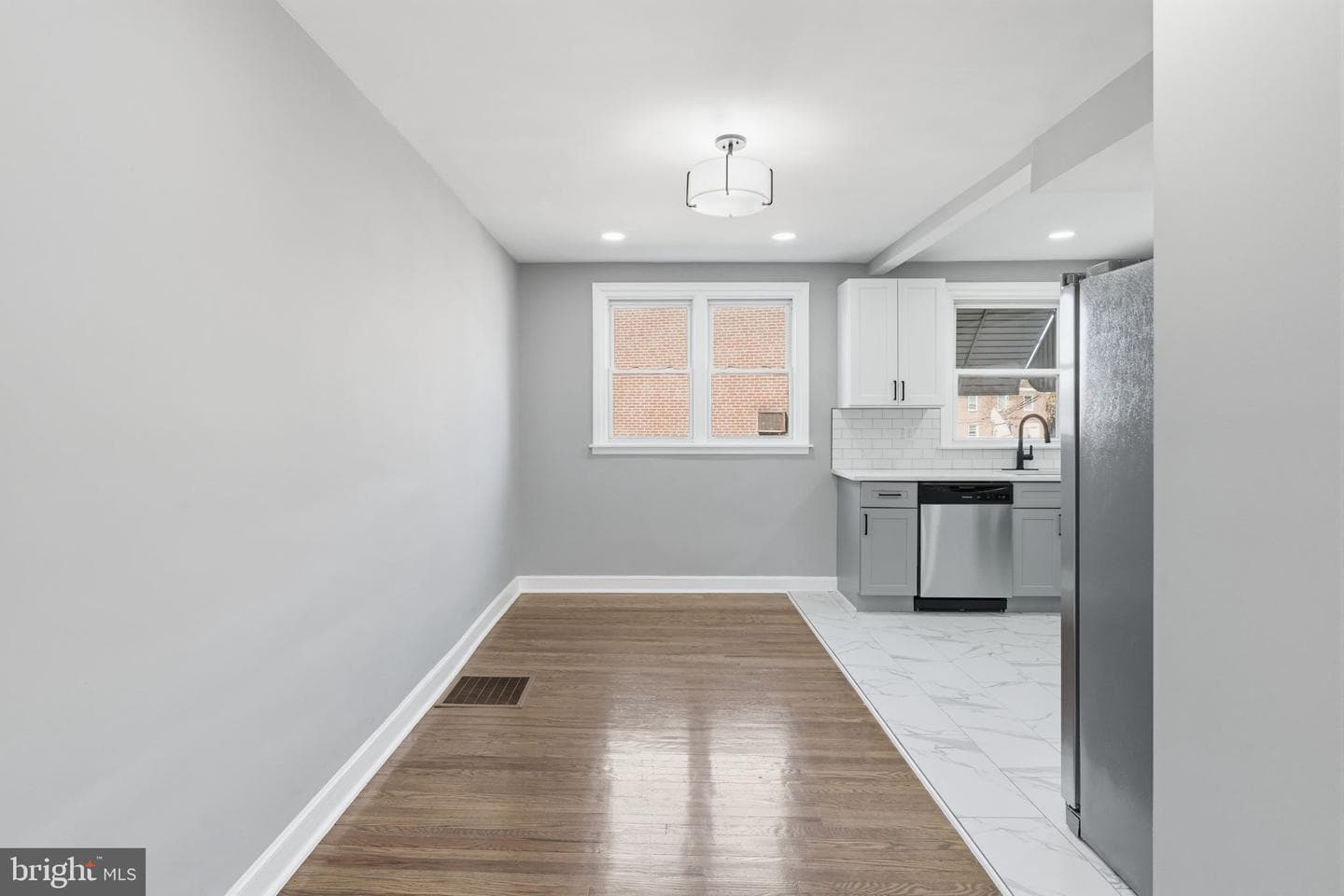 6208 Shelbourne Street photo 10