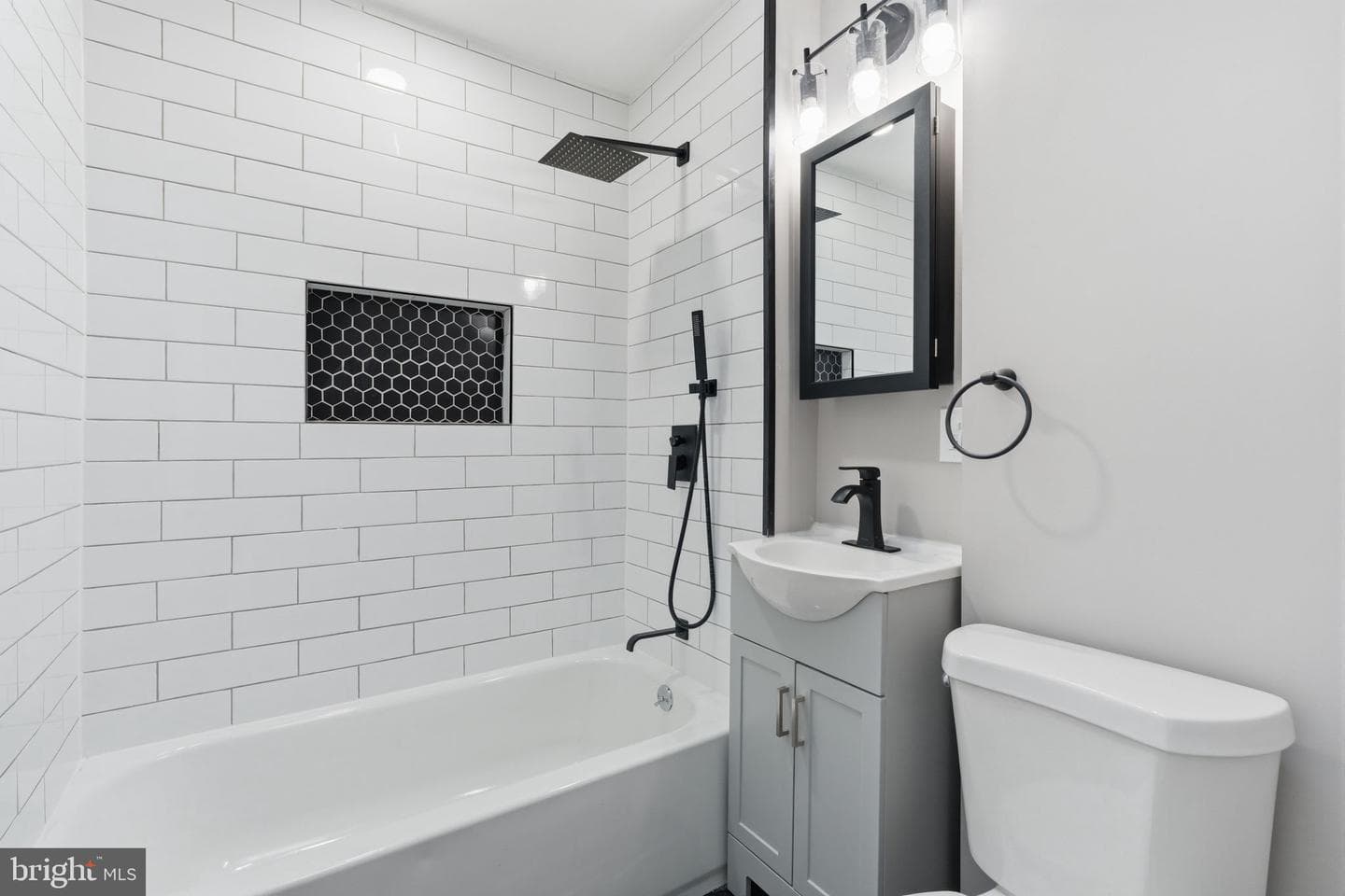 6208 Shelbourne Street photo 16