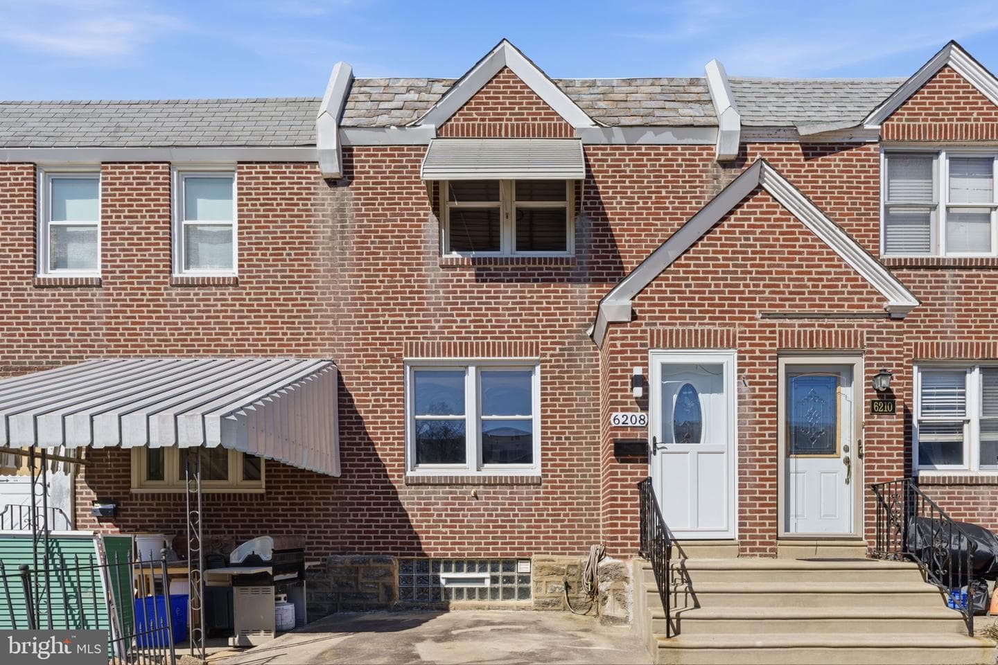 6208 Shelbourne Street photo 2