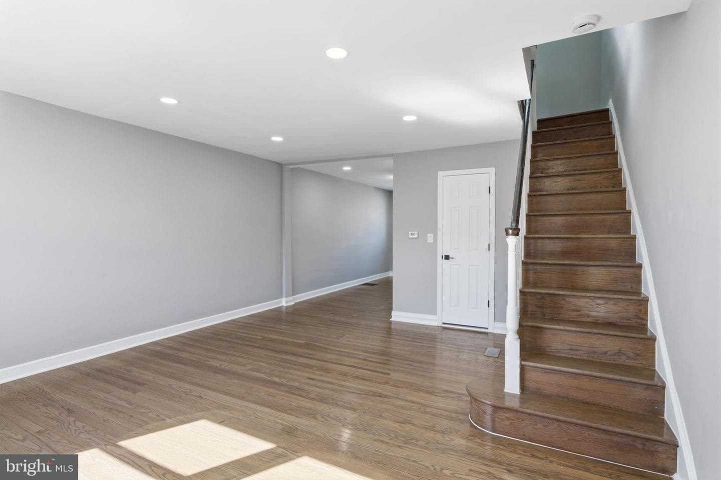 6208 Shelbourne Street photo 4
