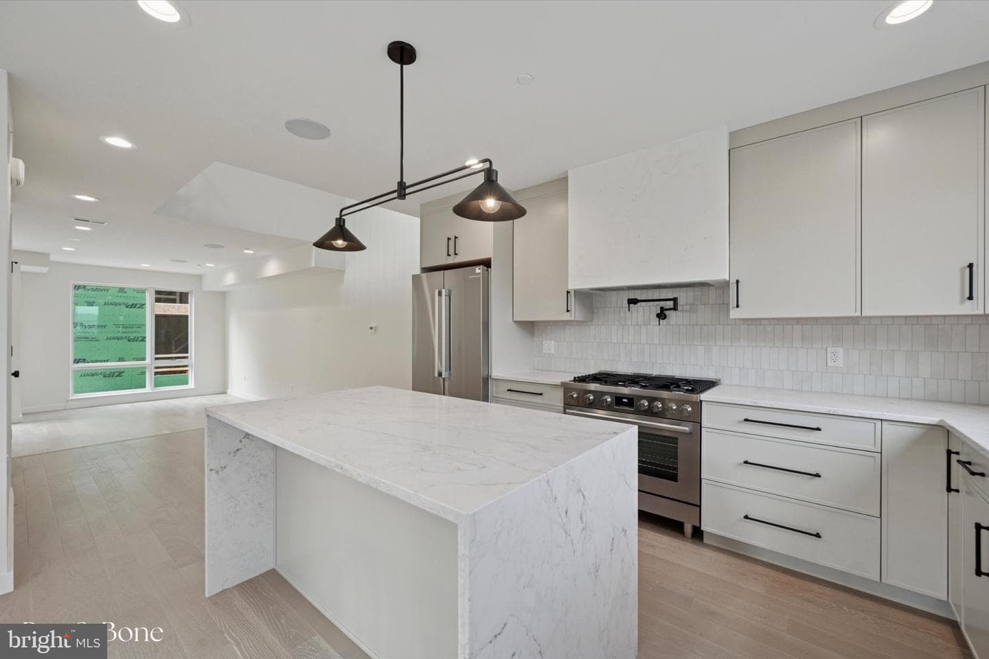 610 Brenna Walk photo 20