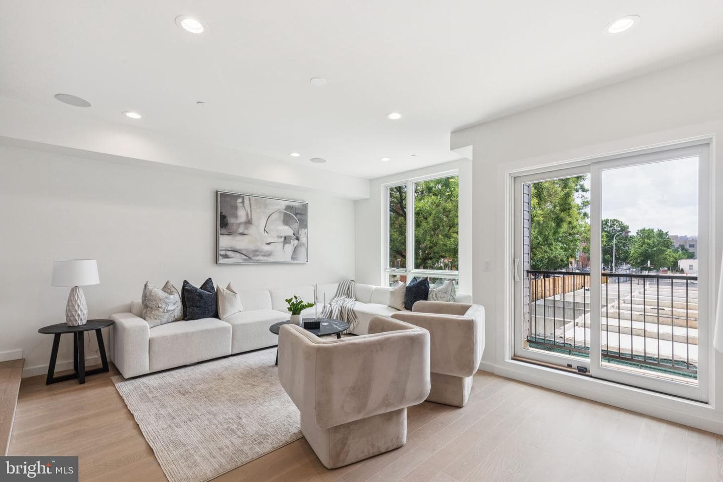 610 Brenna Walk photo 30