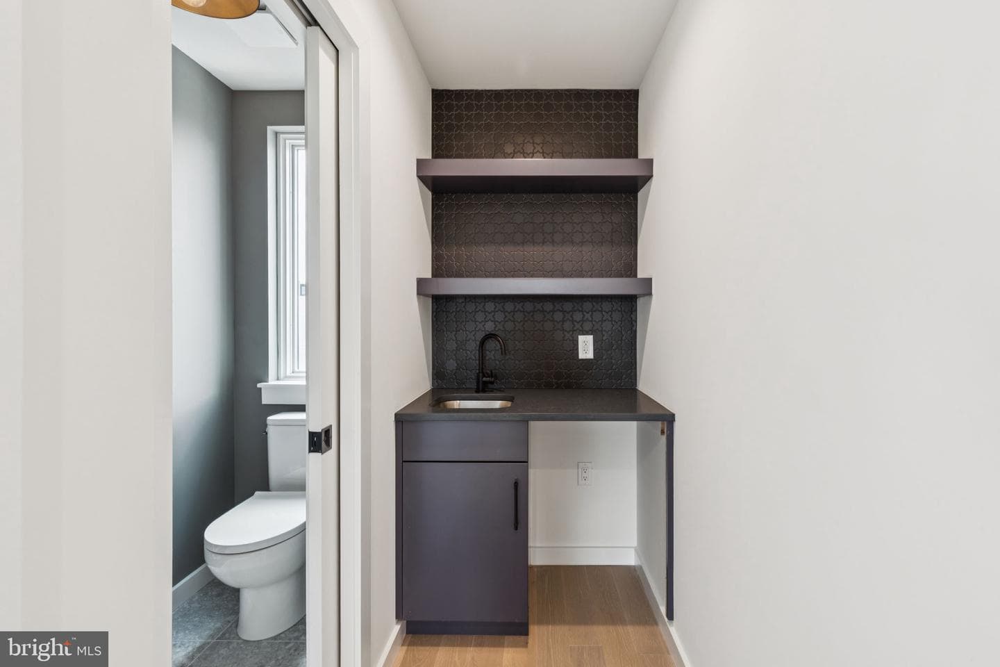 610 Brenna Walk photo 32