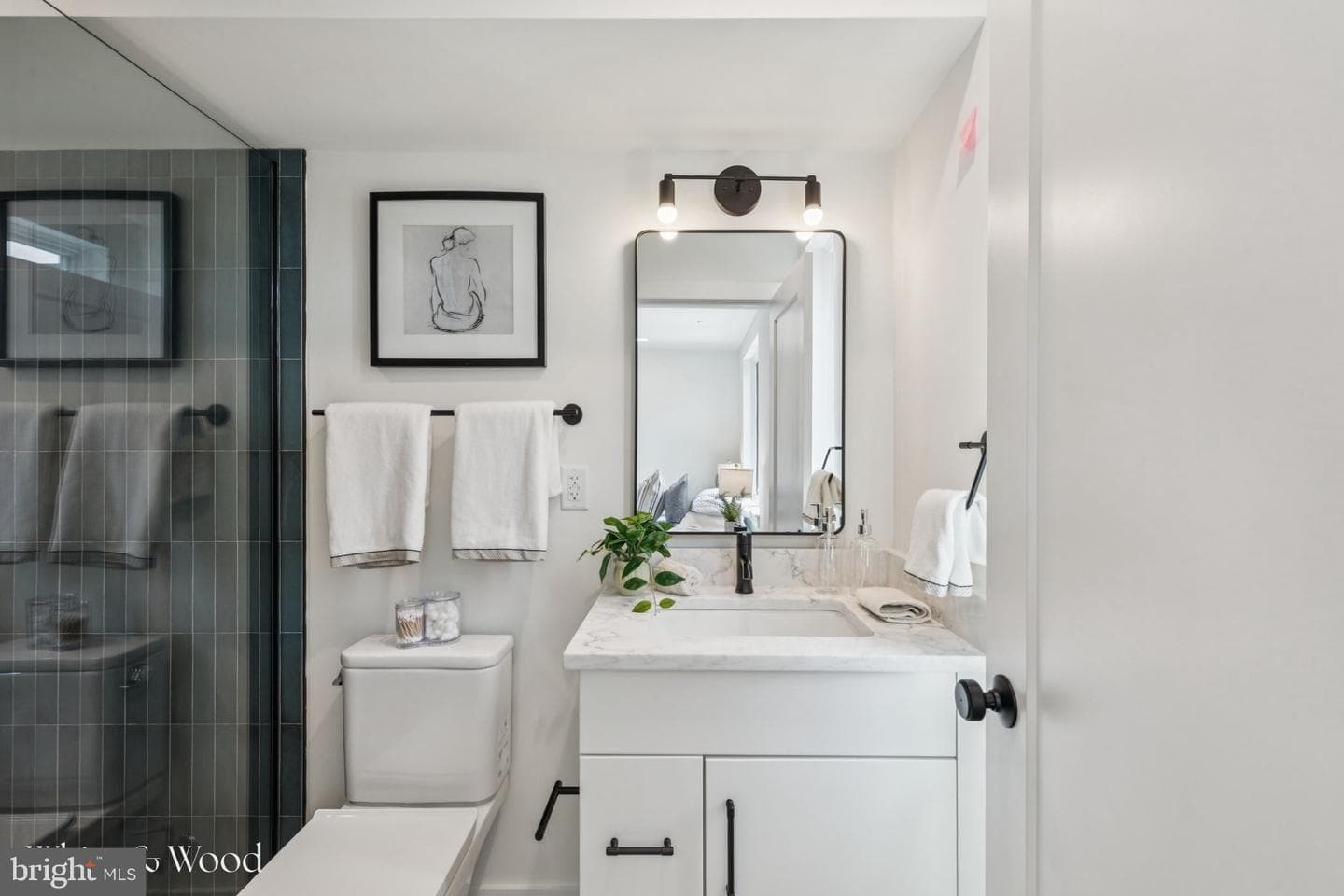 610 Brenna Walk photo 40