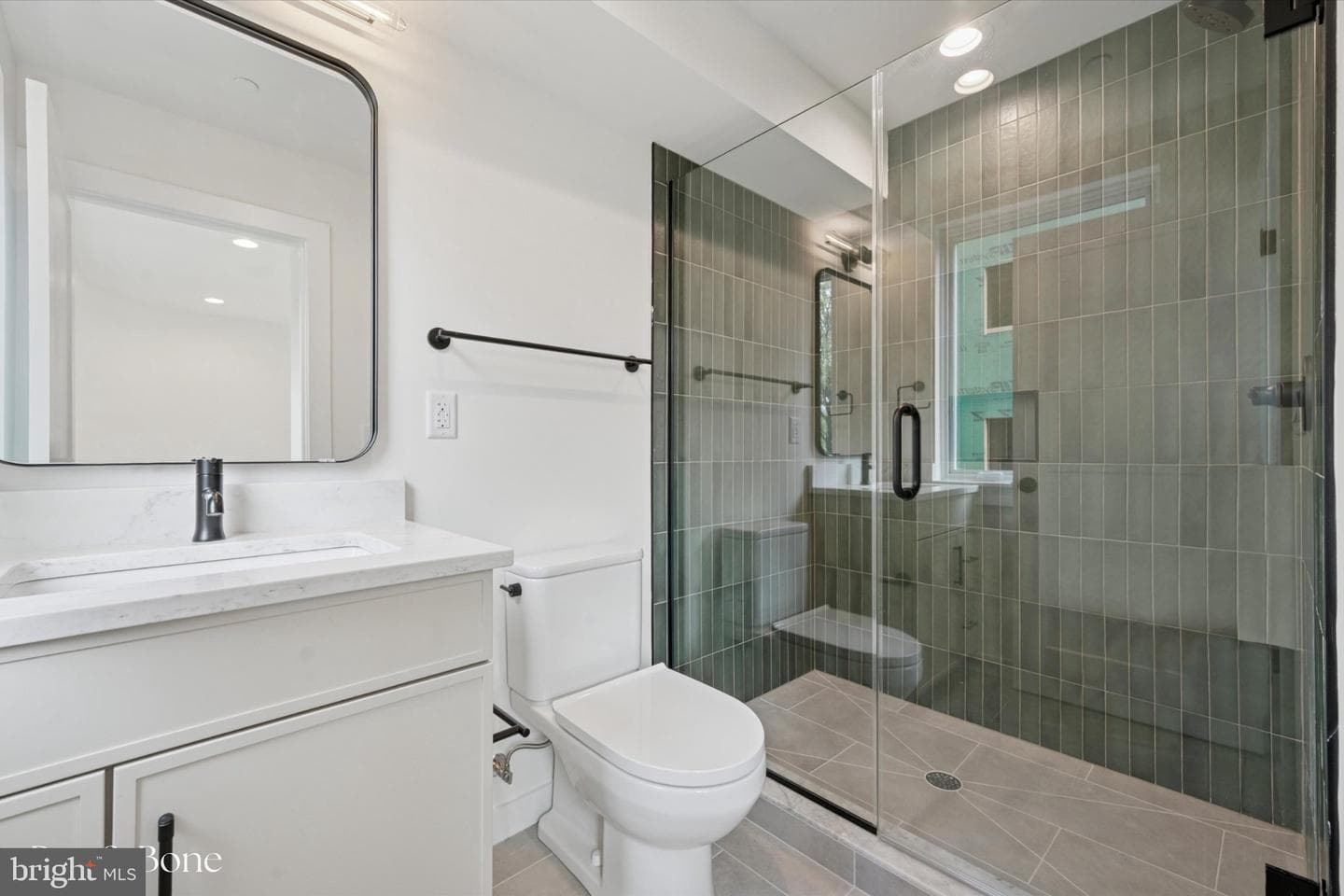 610 Brenna Walk photo 41