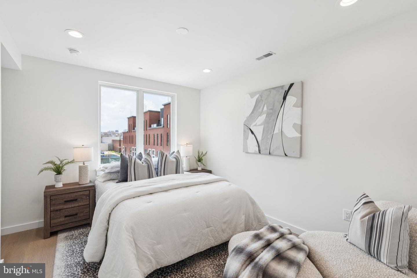 610 Brenna Walk photo 43