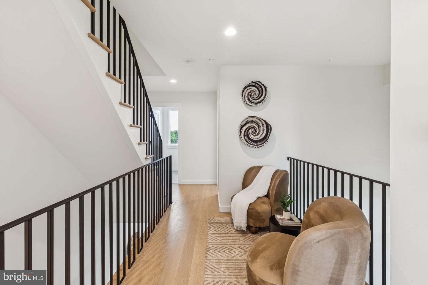 610 Brenna Walk photo 45