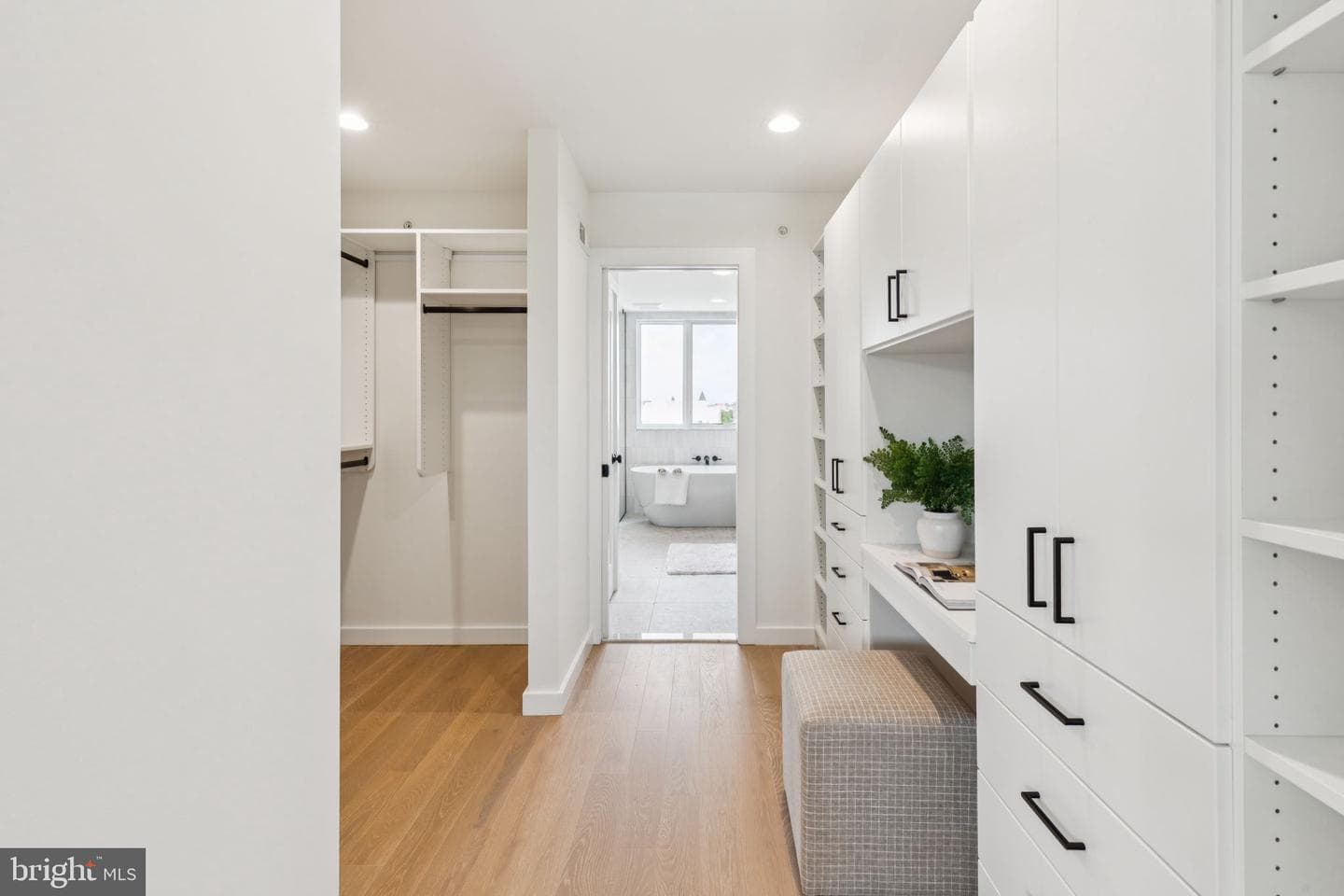 610 Brenna Walk photo 58