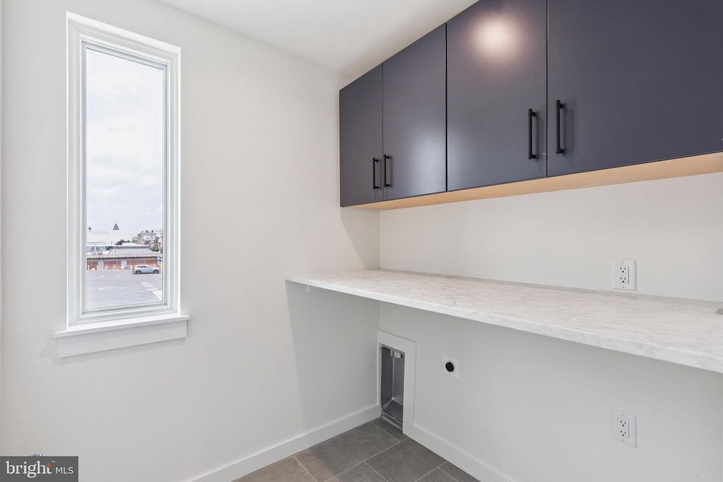 610 Brenna Walk photo 64