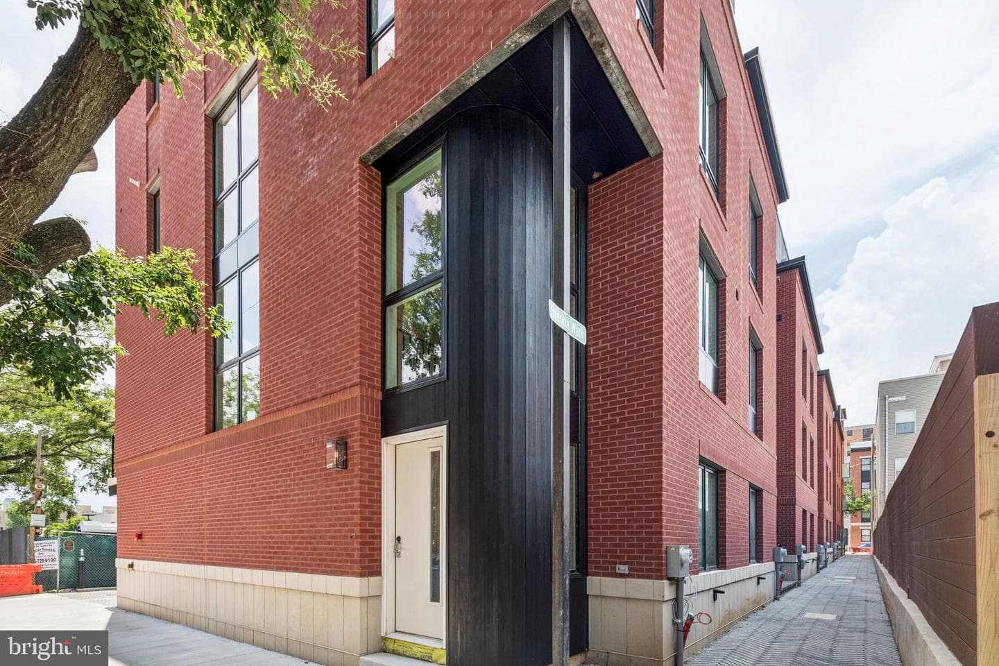 610 Brenna Walk photo 75