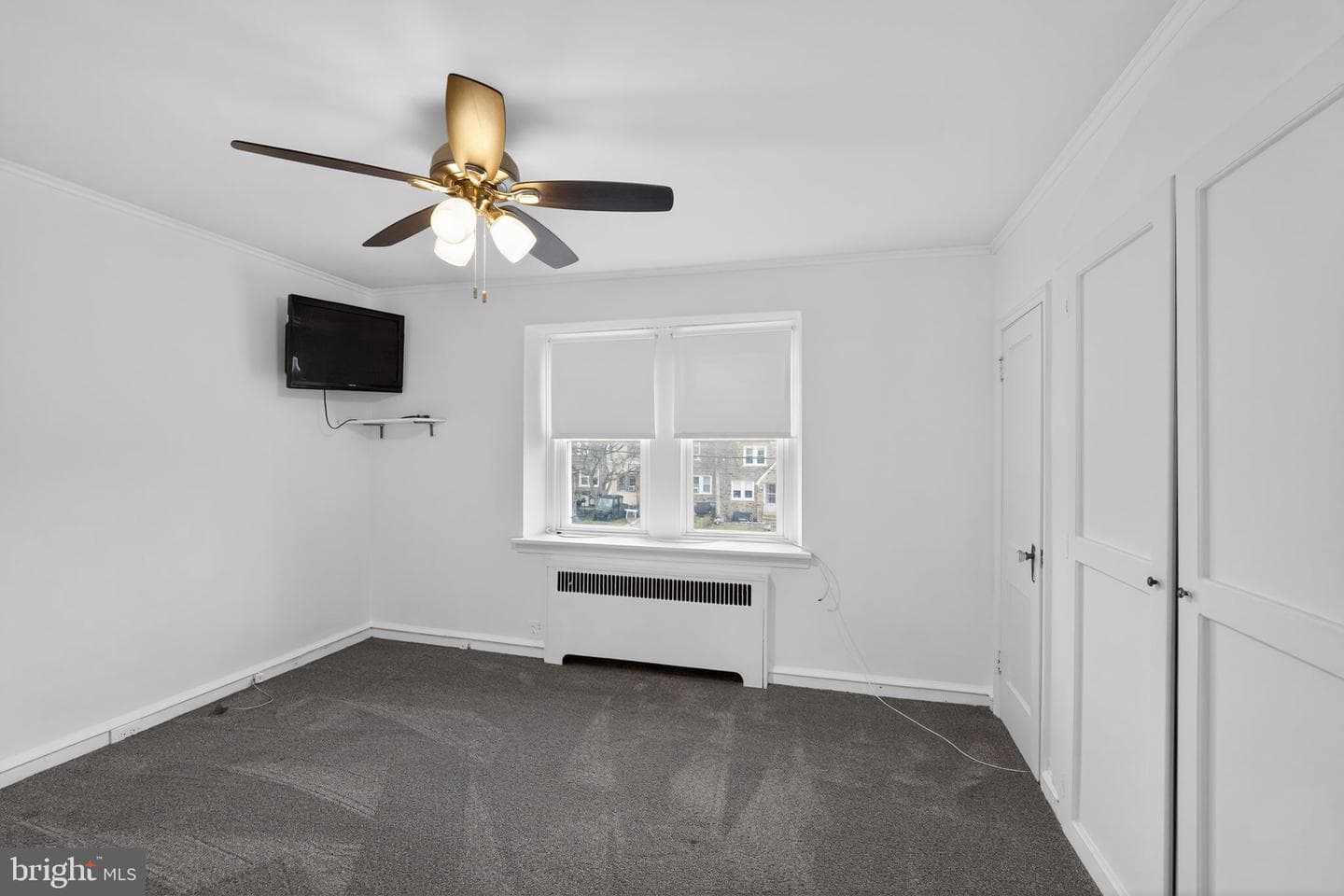 1460 Levick St photo 15