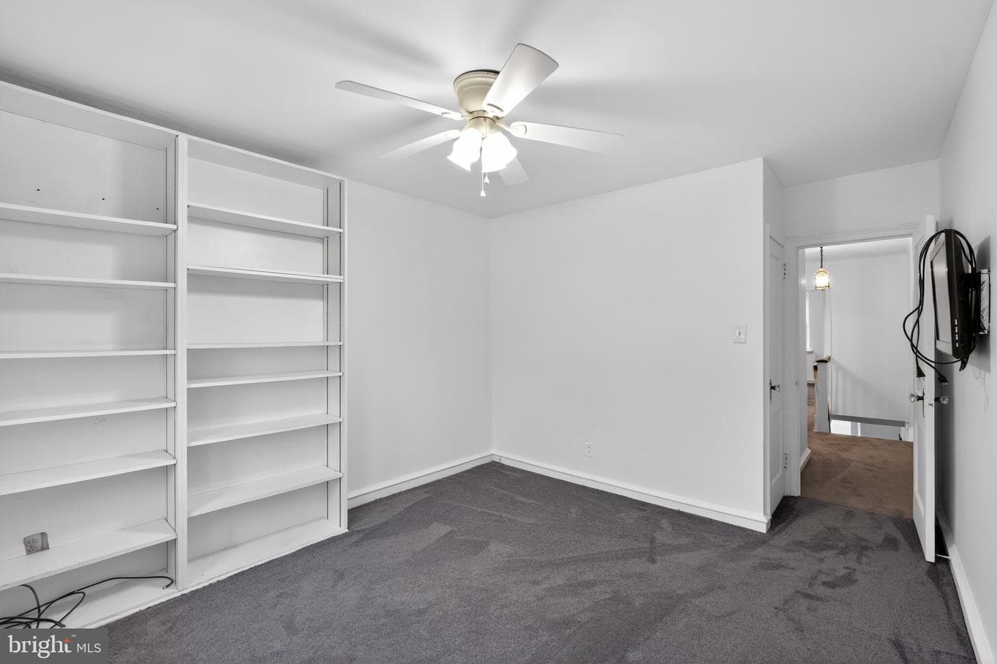 1460 Levick St photo 19