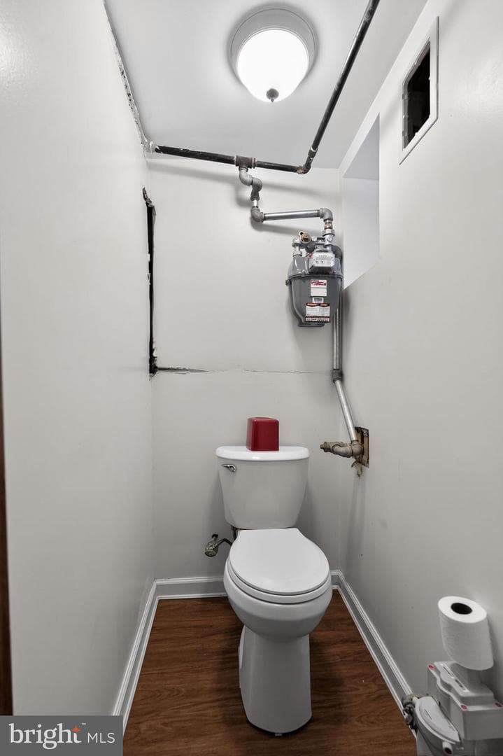 1460 Levick St photo 27