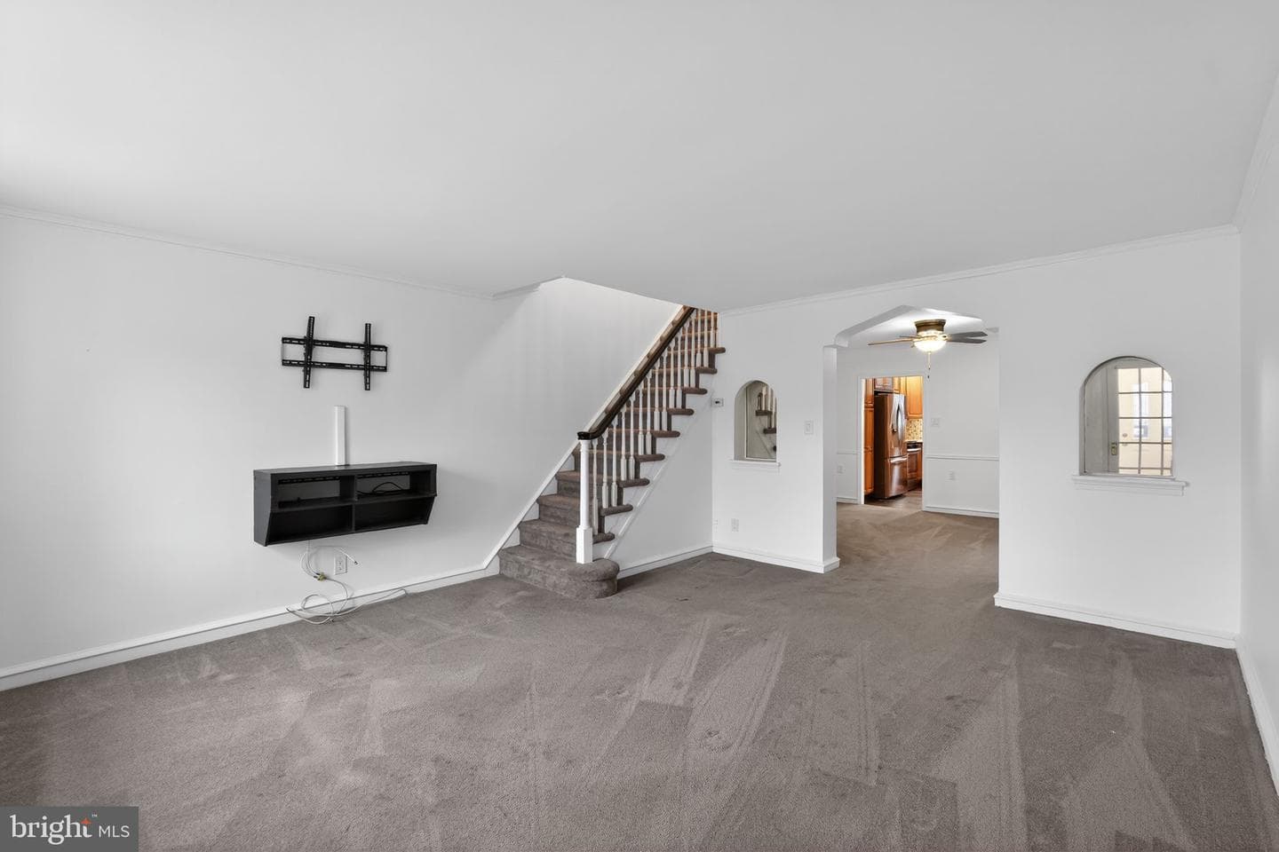 1460 Levick St photo 3