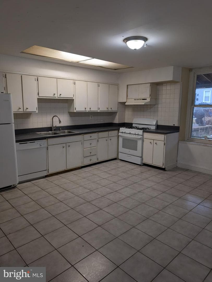 3450 Sunnyside Avenue photo 5