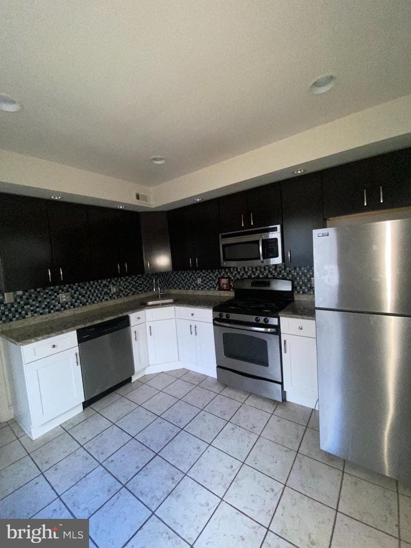 1830 Poplar Street photo 12