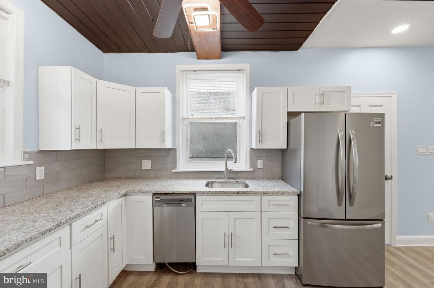 5635 Montrose Street photo 14