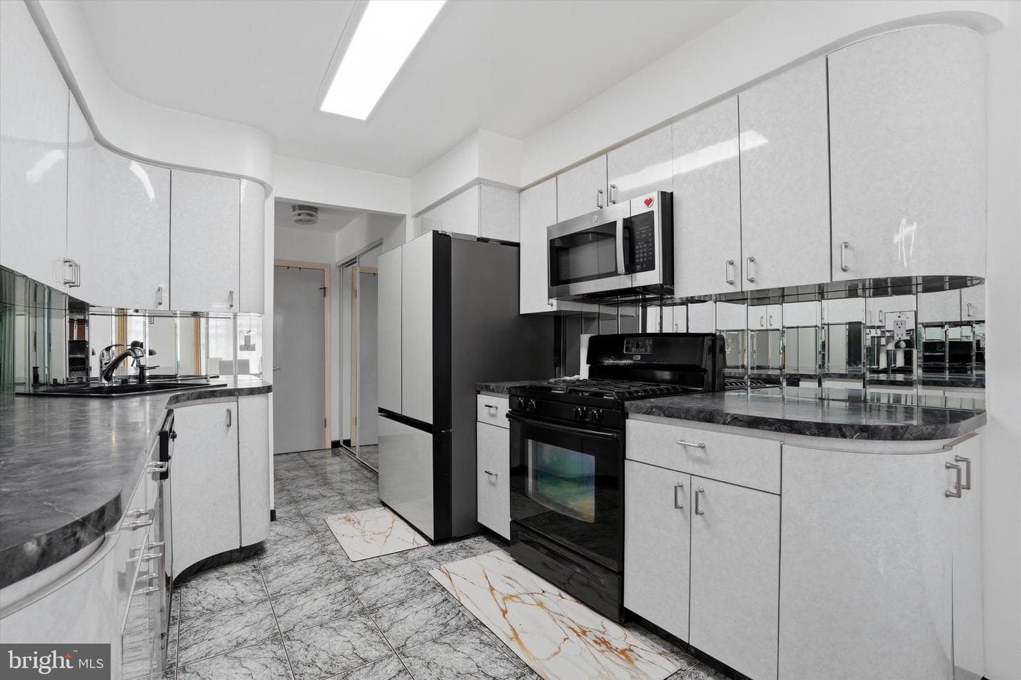 190 Larkspur Street photo 7