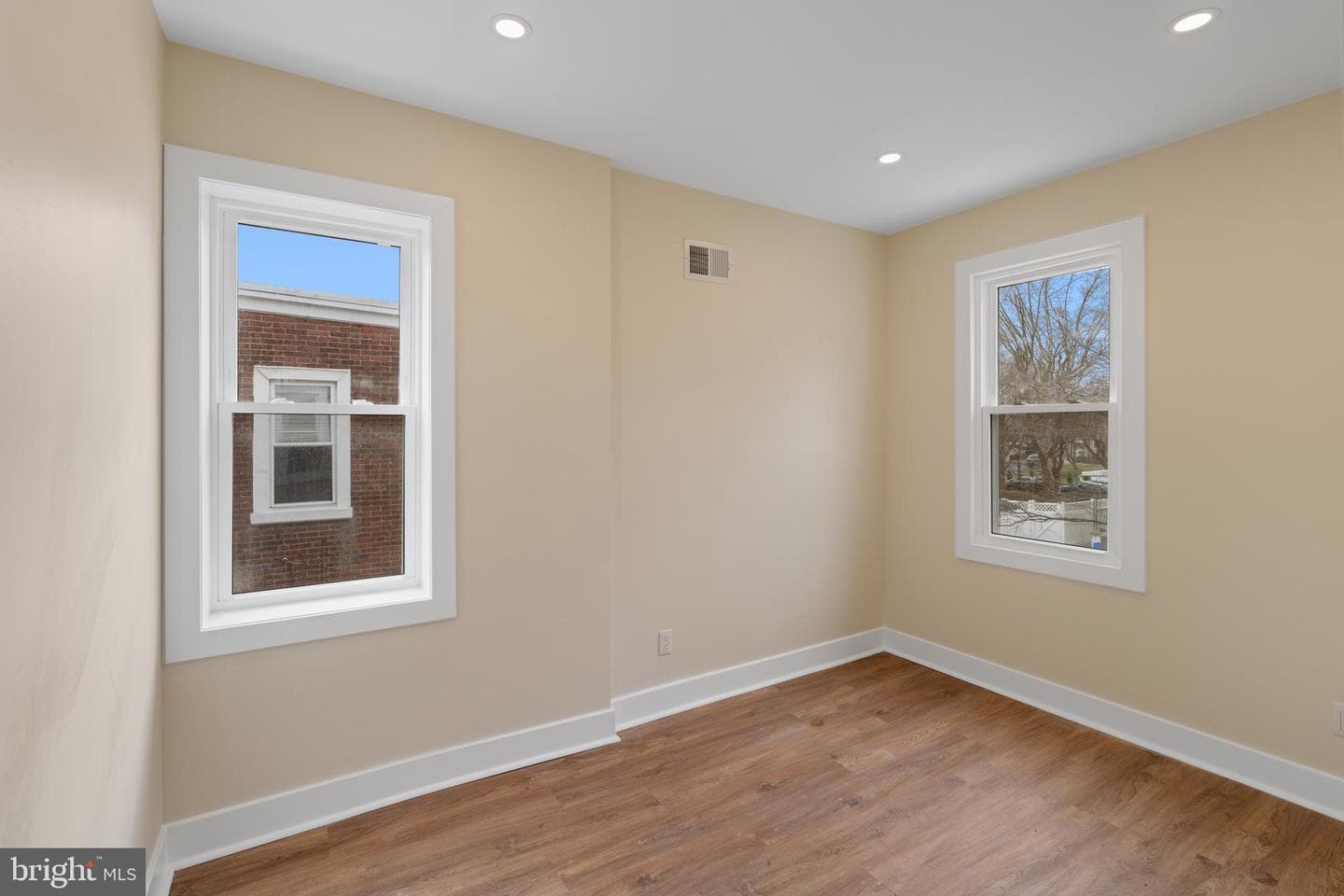 530 Arthur Street photo 28