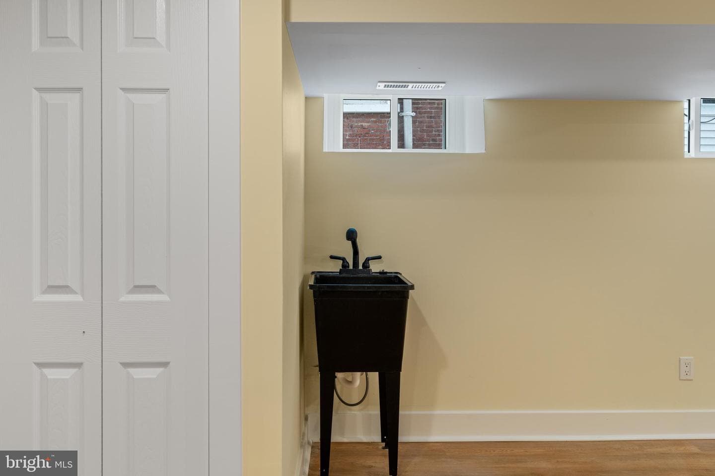 530 Arthur Street photo 33