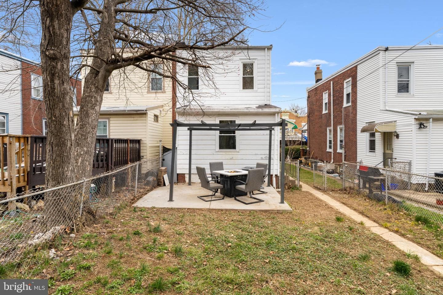 530 Arthur Street photo 8