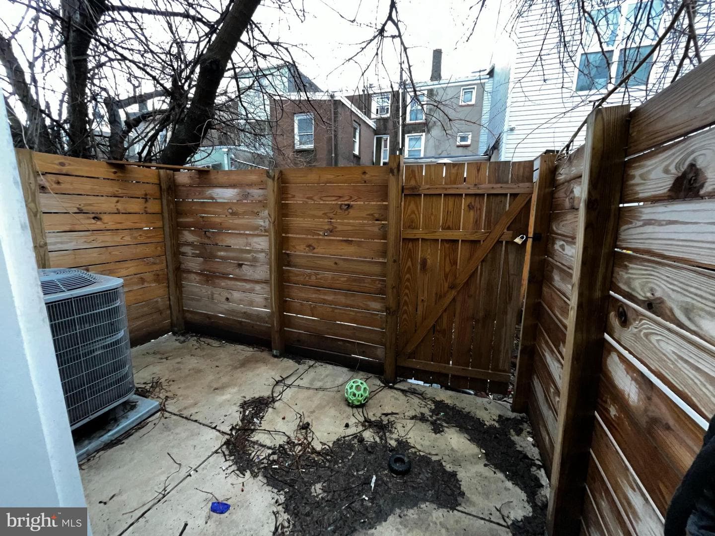 1760 N Bodine Street photo 27