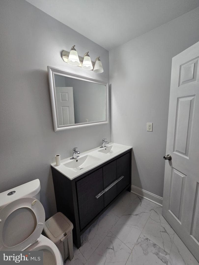 2254 Pratt Street photo 12