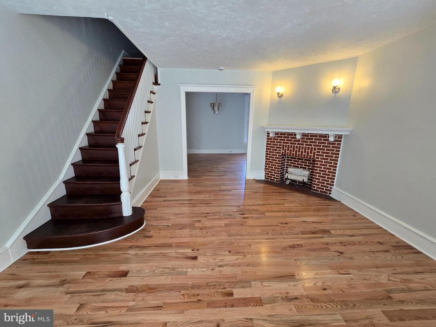 517 E Cheltenham Avenue photo 4