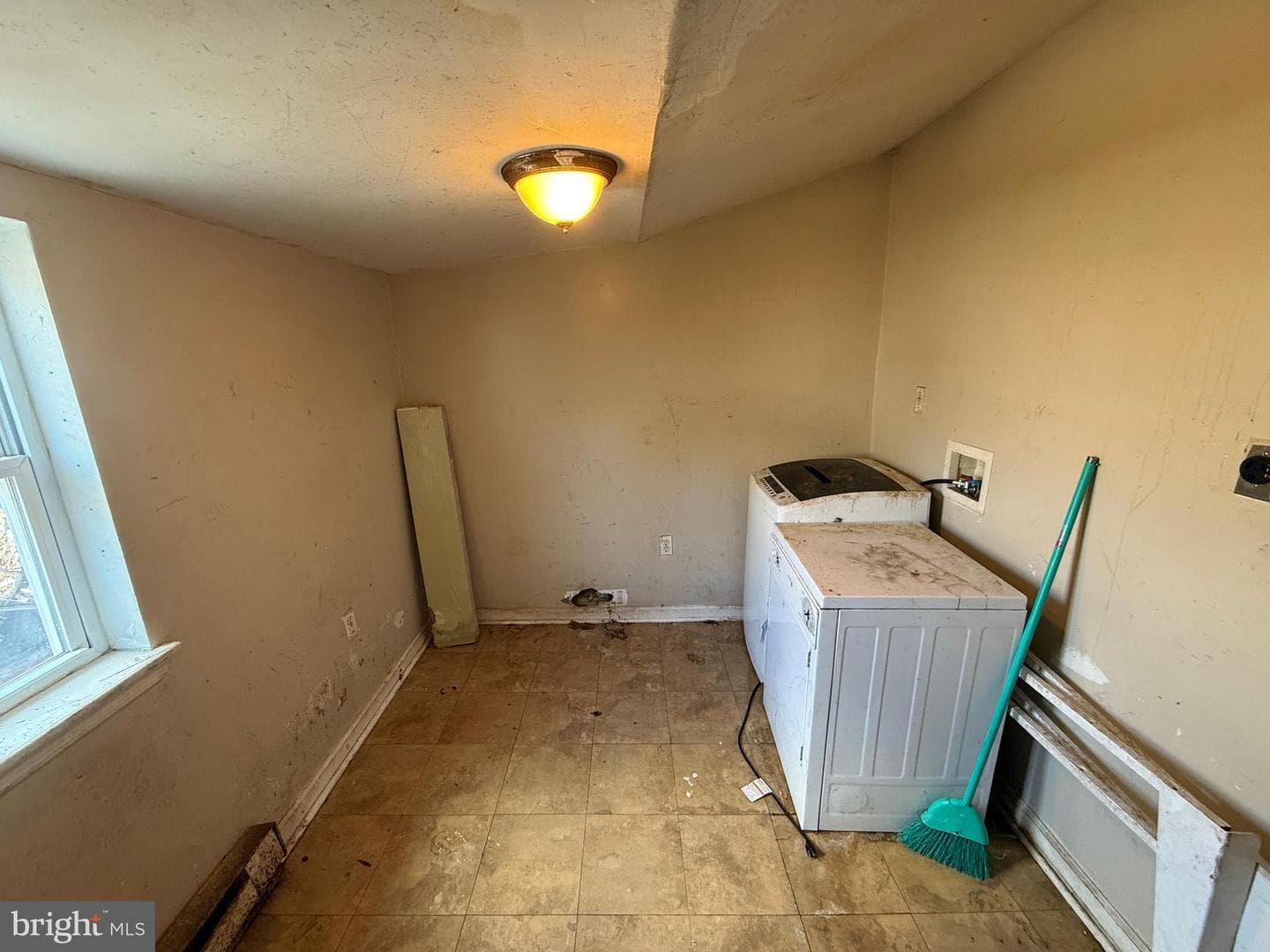 2040 N Lambert Street photo 21