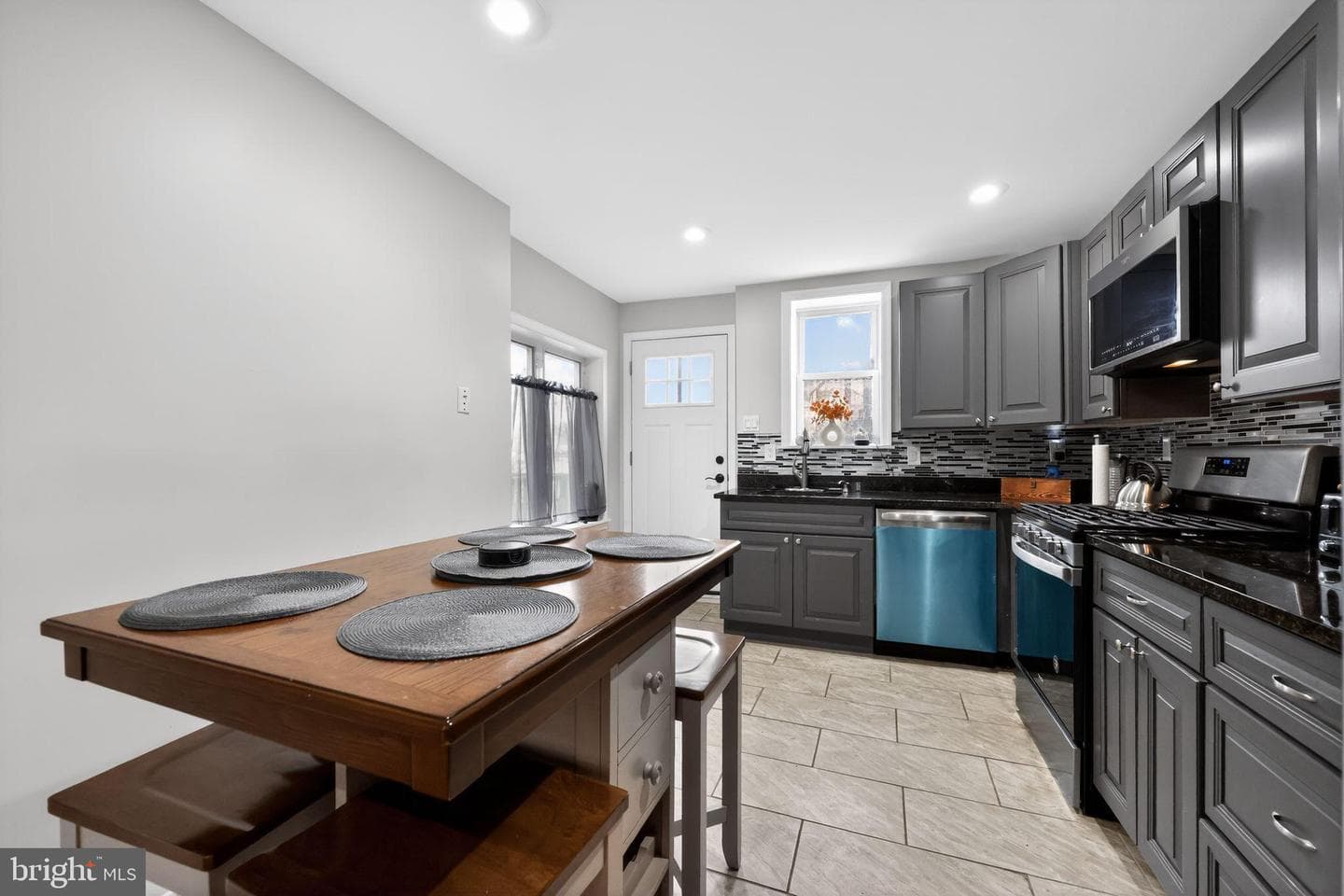 3952 Melon Street photo 17