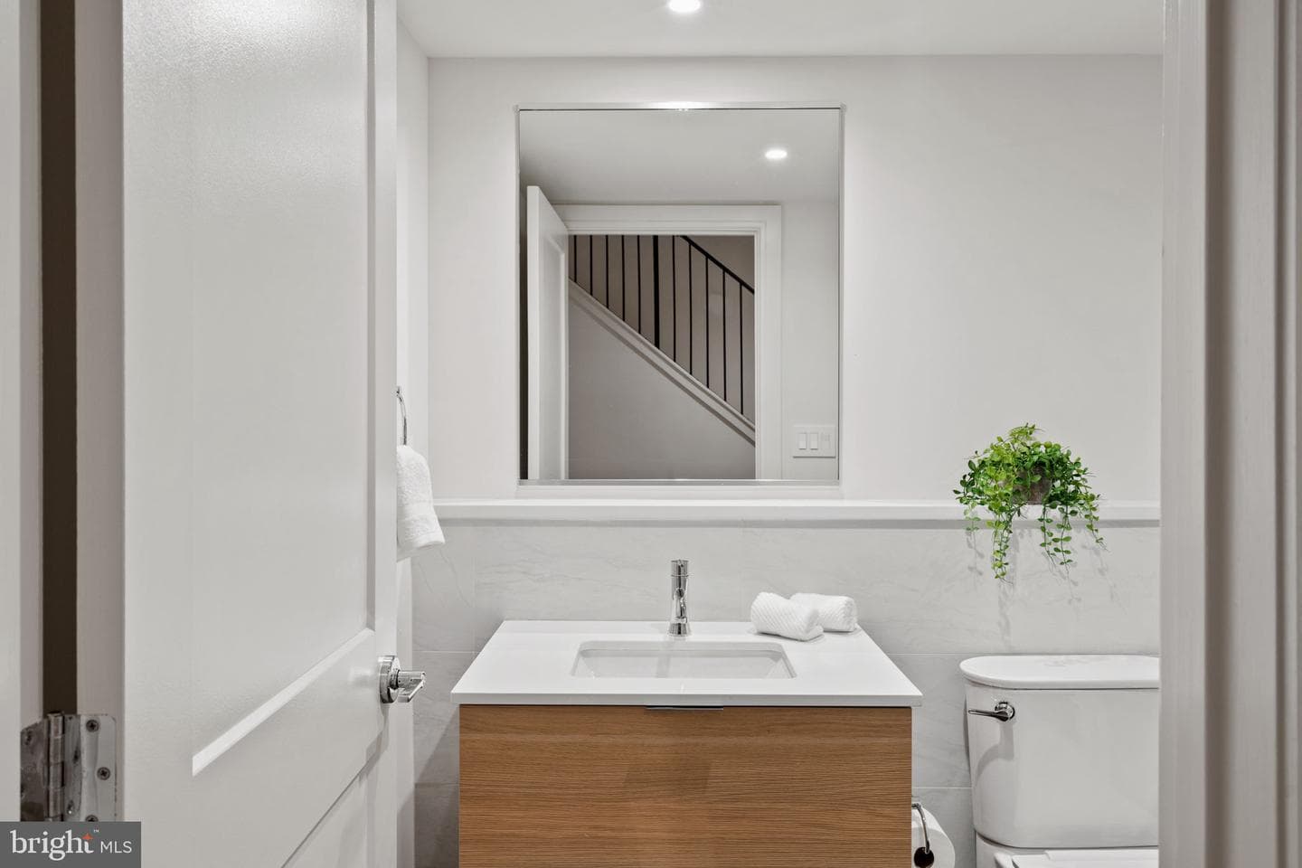 207a Vine Street photo 52