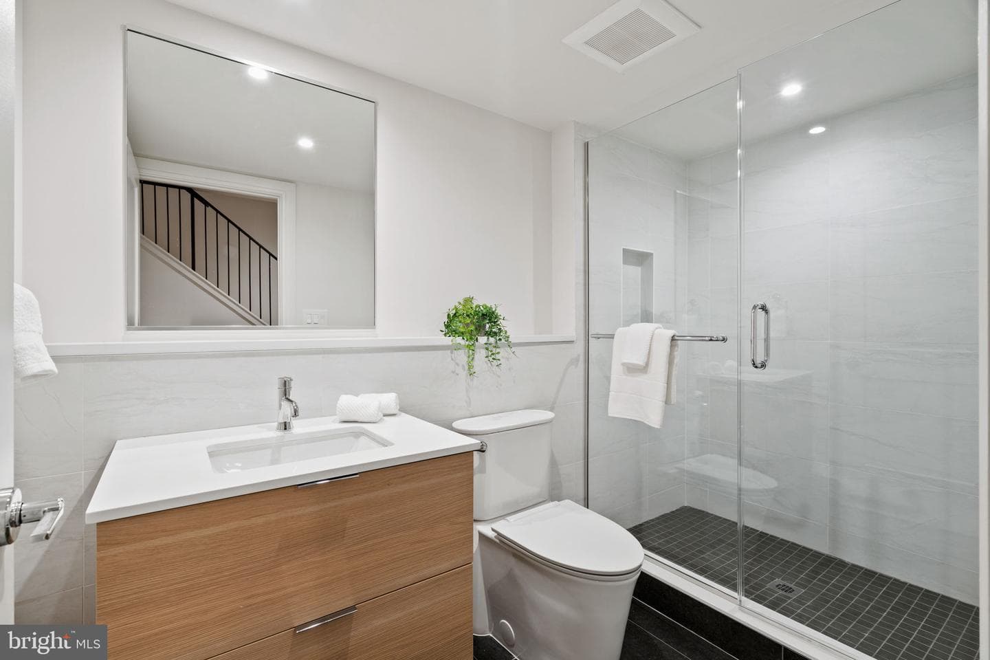 207a Vine Street photo 53