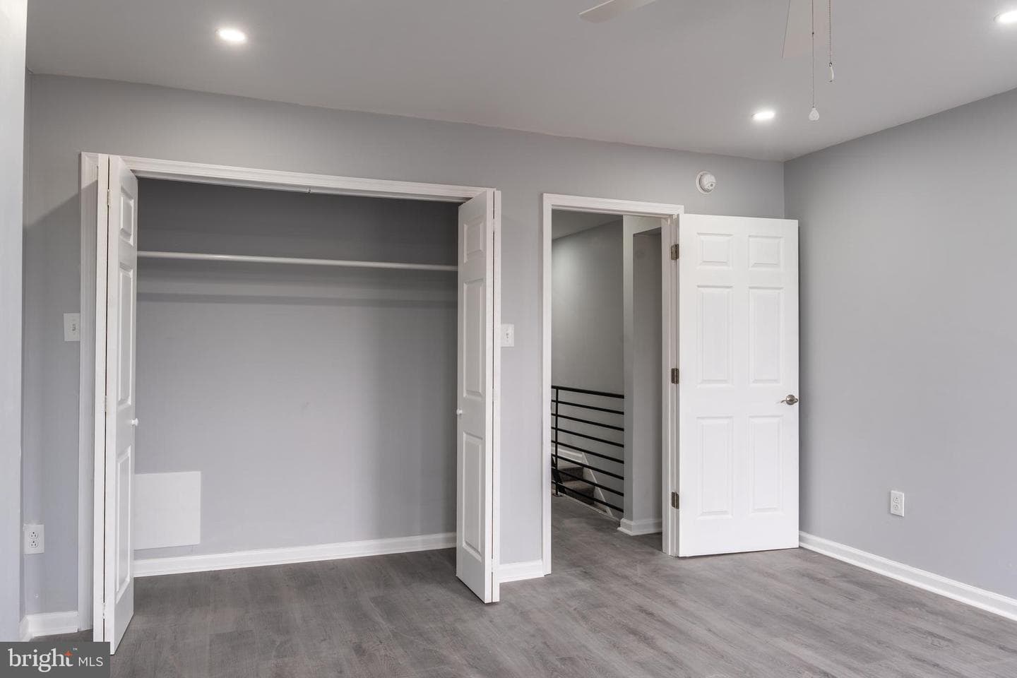 2323 Moore Street photo 13